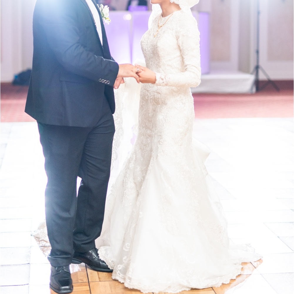 Wedding Dress - Picture 4 of 5